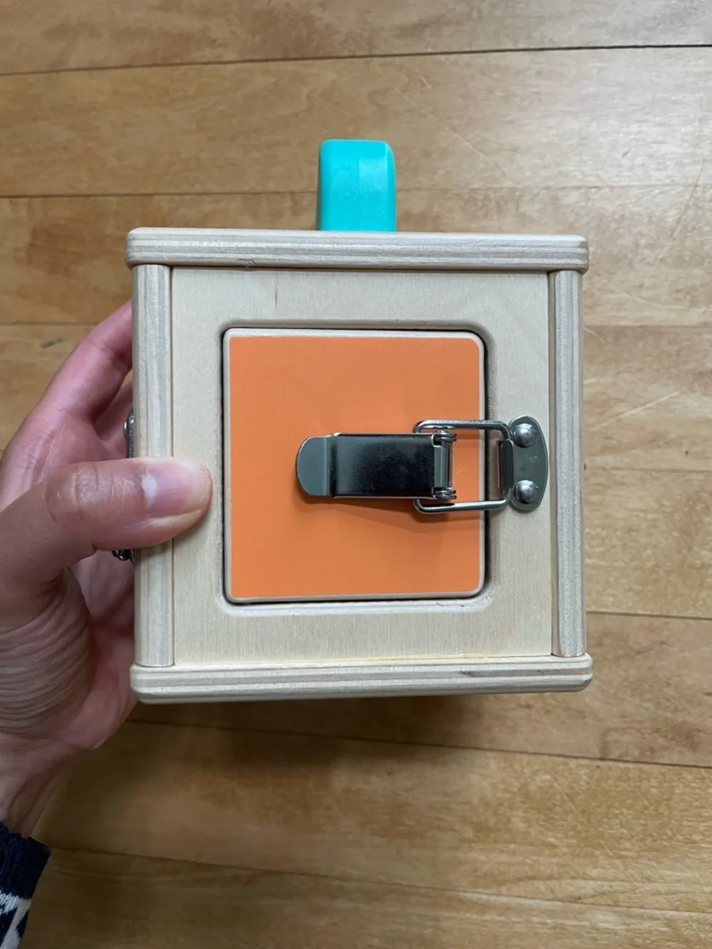 [LOVEVERY] Wooden Busy Lock Box with 4 Doors and Teal Handle